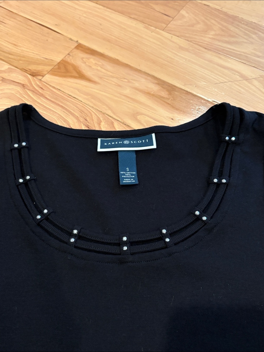 Karen Scott Black Short Sleeve Scoop Neck Tee with Beaded Trim - Size Small